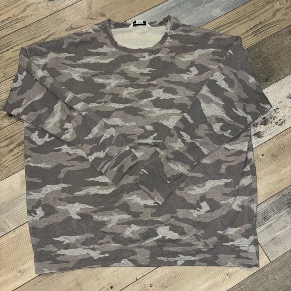 Athleta Camo Crewneck Sweatshirt in Grey Size L